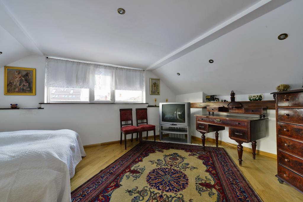 Kronhaus Braşov Exteriör bild